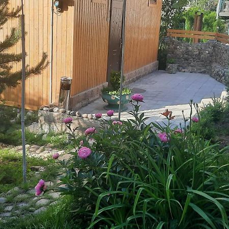 Family Hotel Dilijan Eksteriør billede