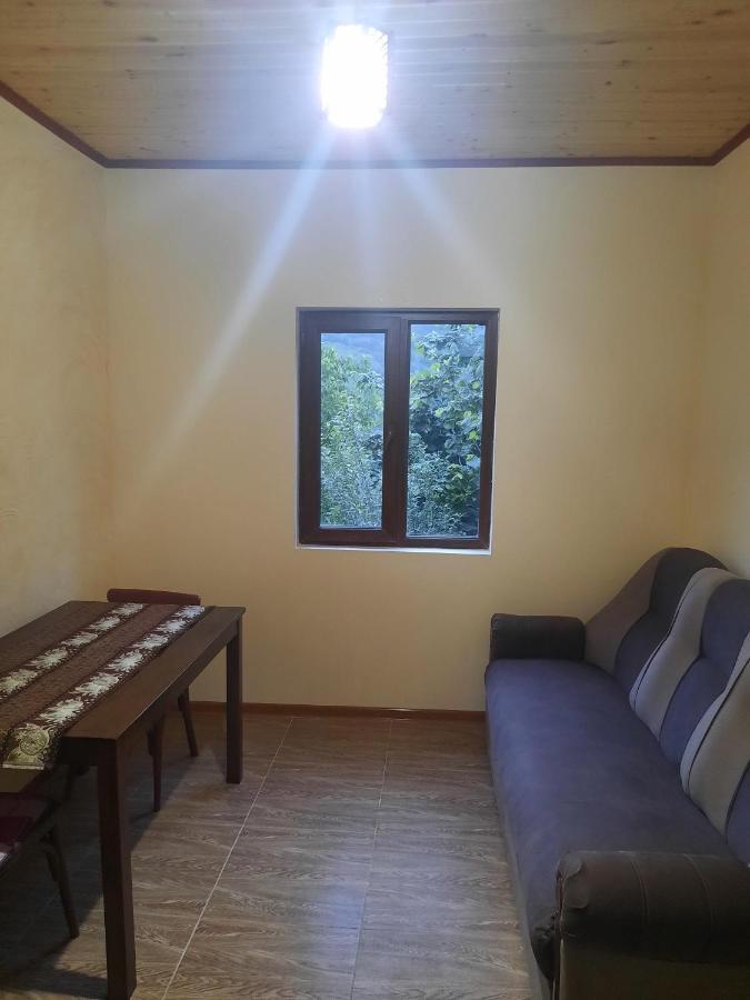 Family Hotel Dilijan Eksteriør billede