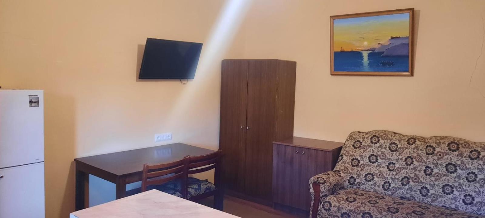 Family Hotel Dilijan Eksteriør billede