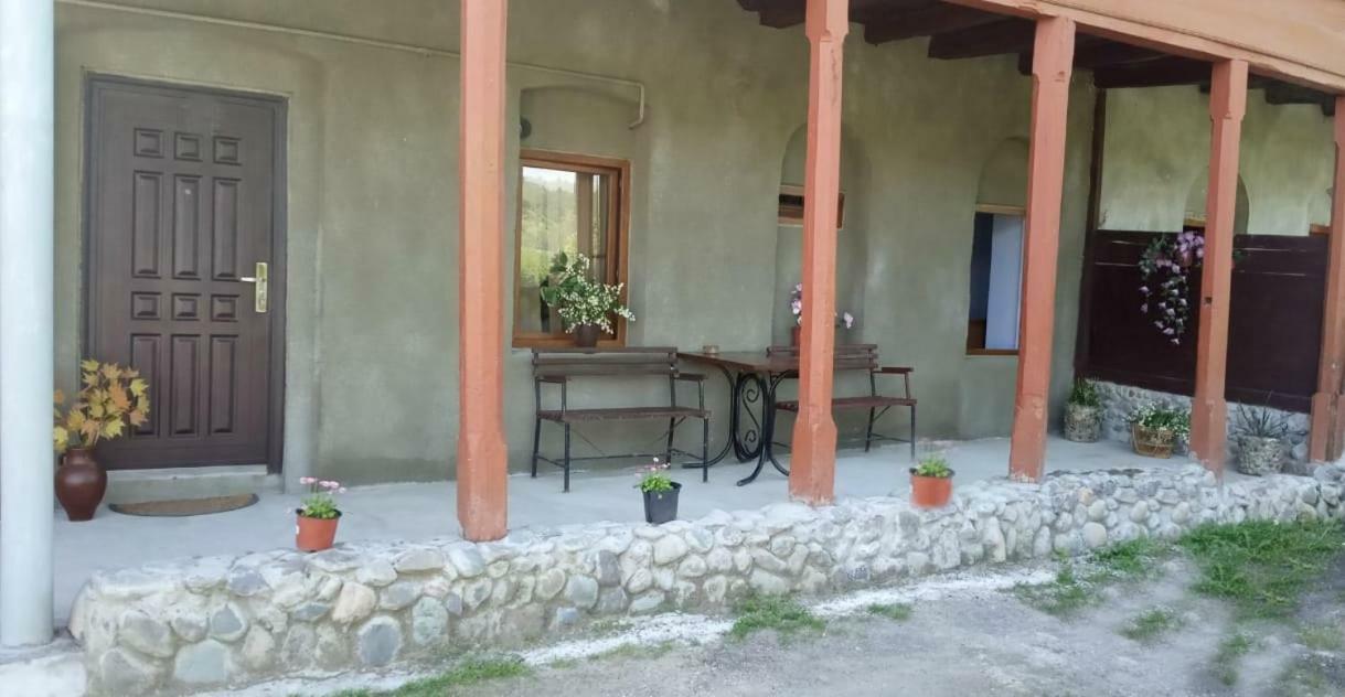 Family Hotel Dilijan Eksteriør billede